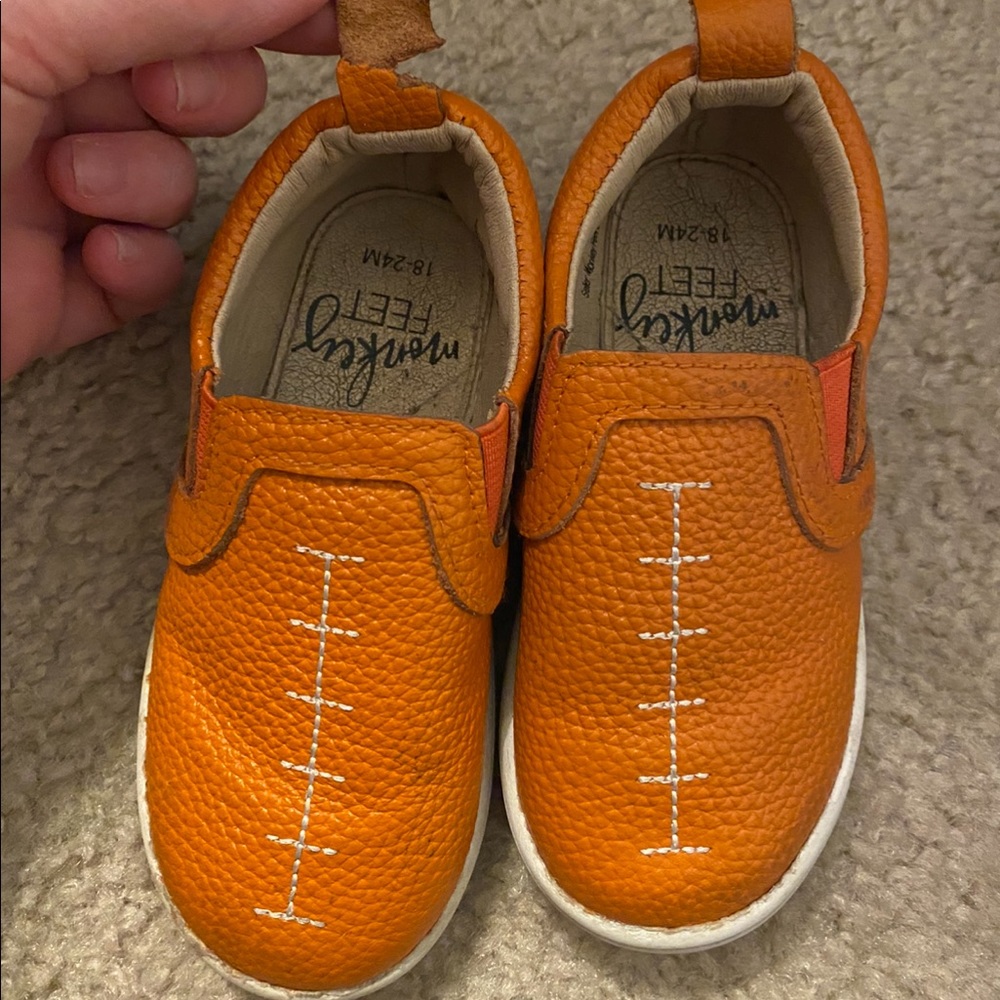 Monkey feet football slides 18-24M